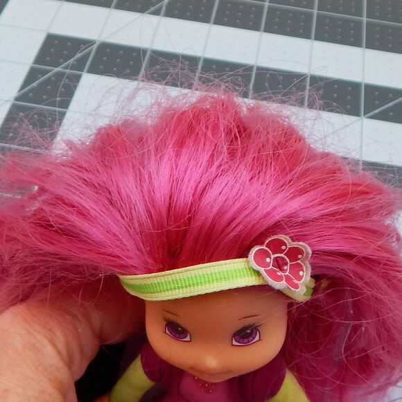 Hasbro American Greetings Strawberry Shortcake Raspberry Soft Doll 2009 Toy 6” - Picture 6 of 8